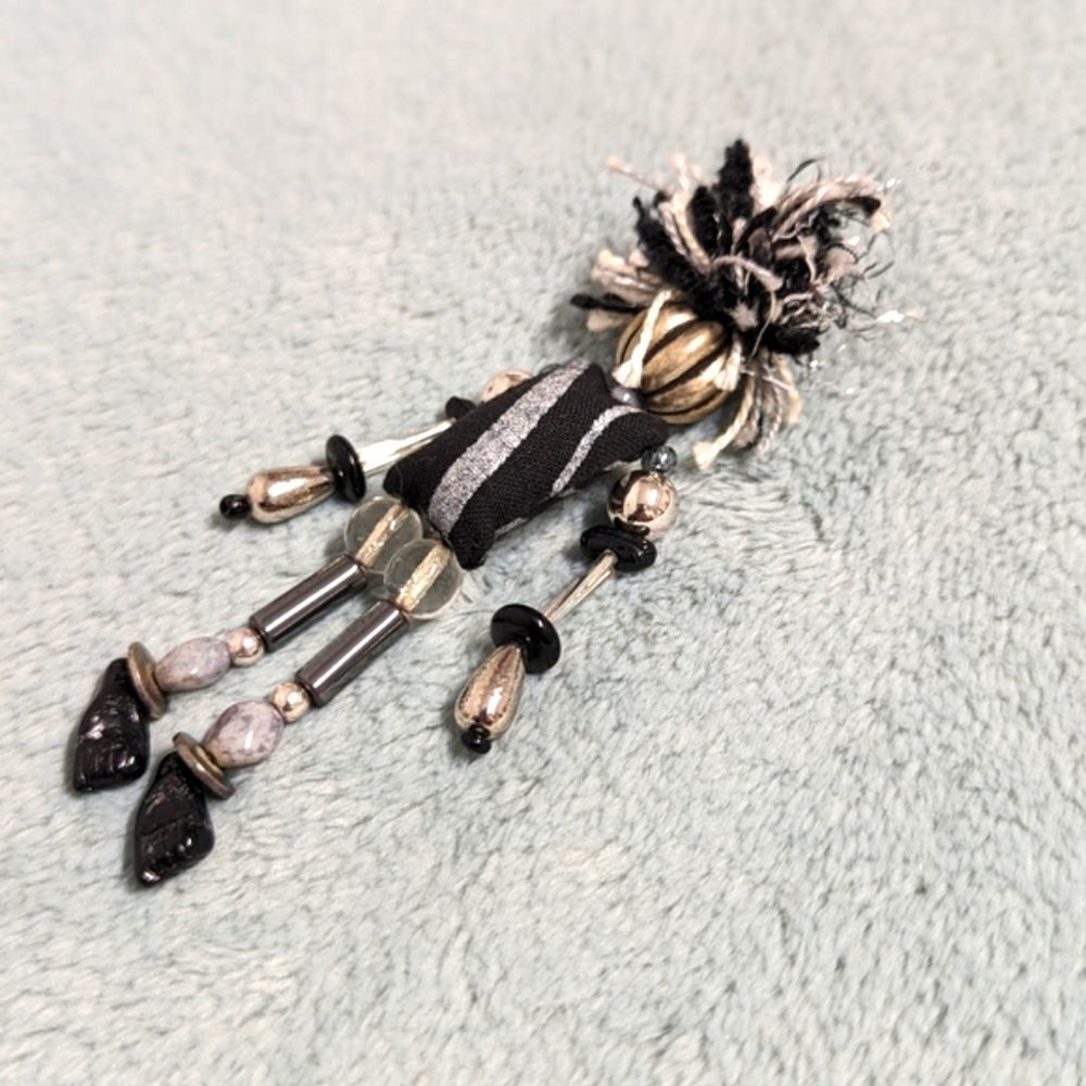 Vintage Artisan Made Rag Doll Brooche w/ Glass and Silver Beads - Picture 4 of 7